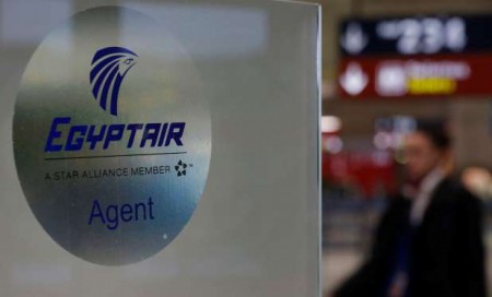 Avião da EgyptAir desaparece entre a França e o Egito